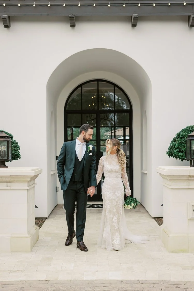 Madi &amp; Michael's Classically Chic Wedding 